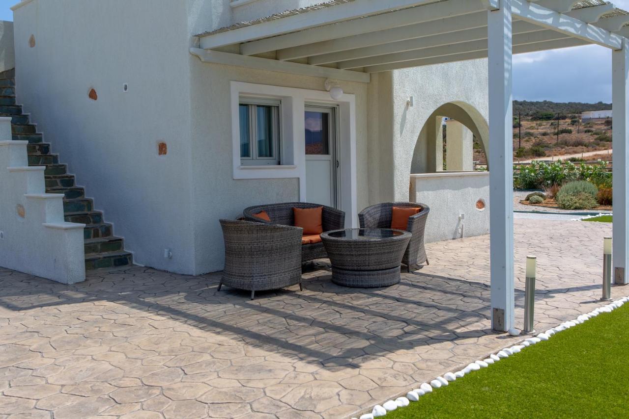 Sun And Moon Villas Pirgaki  Exteriör bild
